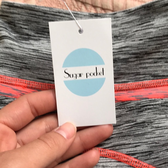 Sugar Pocket Leggings - Picture 2 of 5